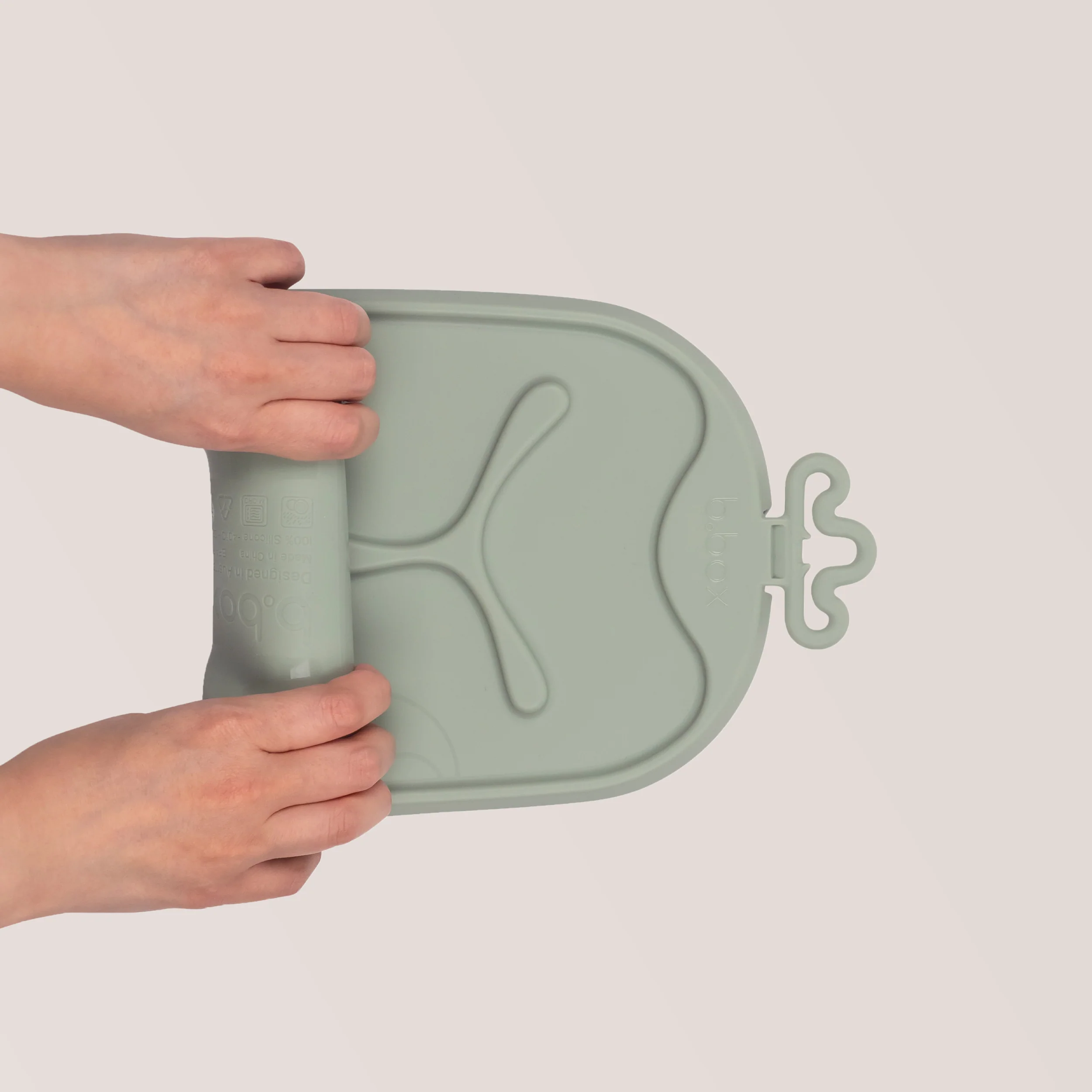 roll + go mealtime mat - sage - Image 4